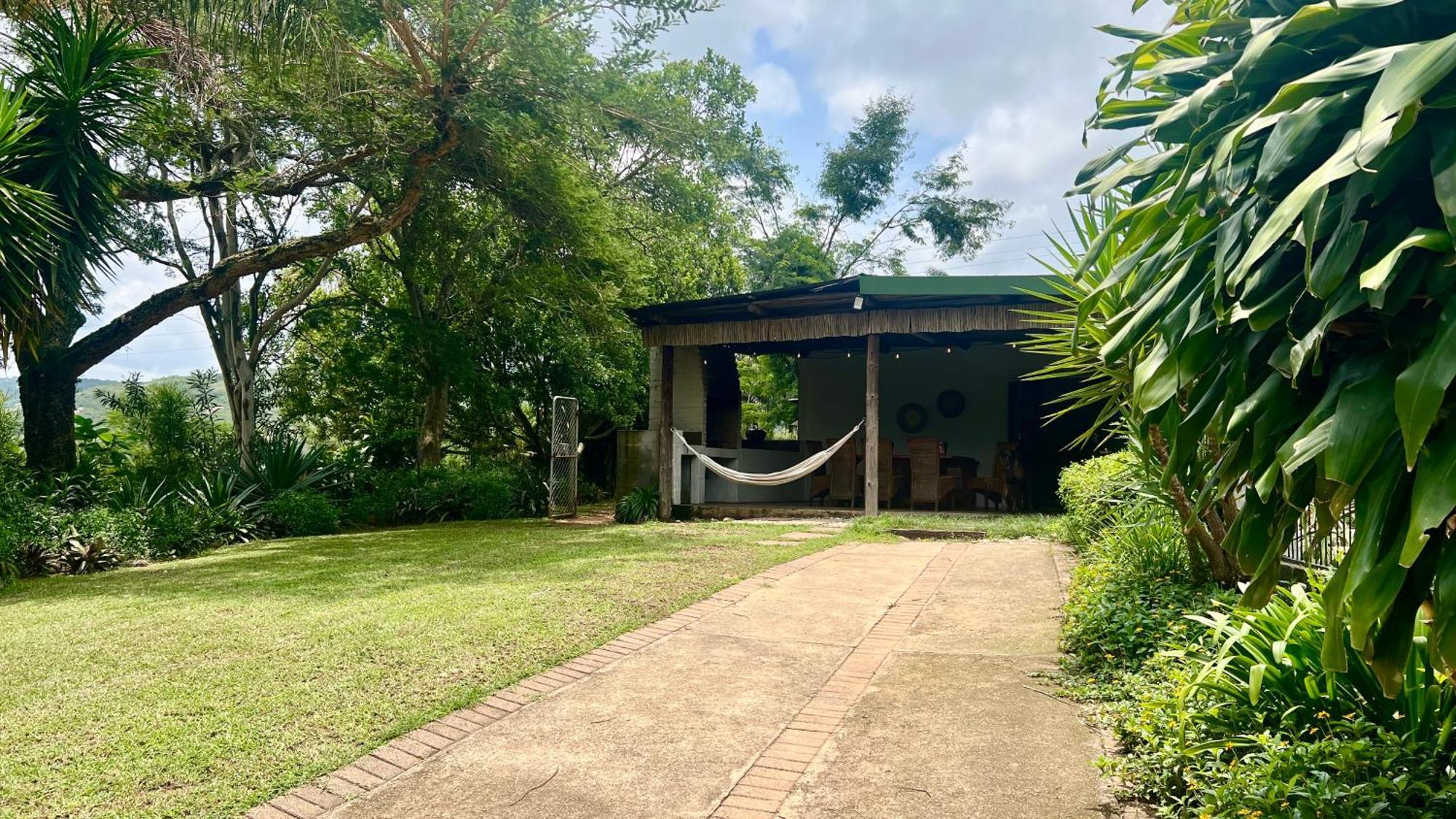Loerieroep Estate - Mountainview Selfcatering Accommodation Nelspruit