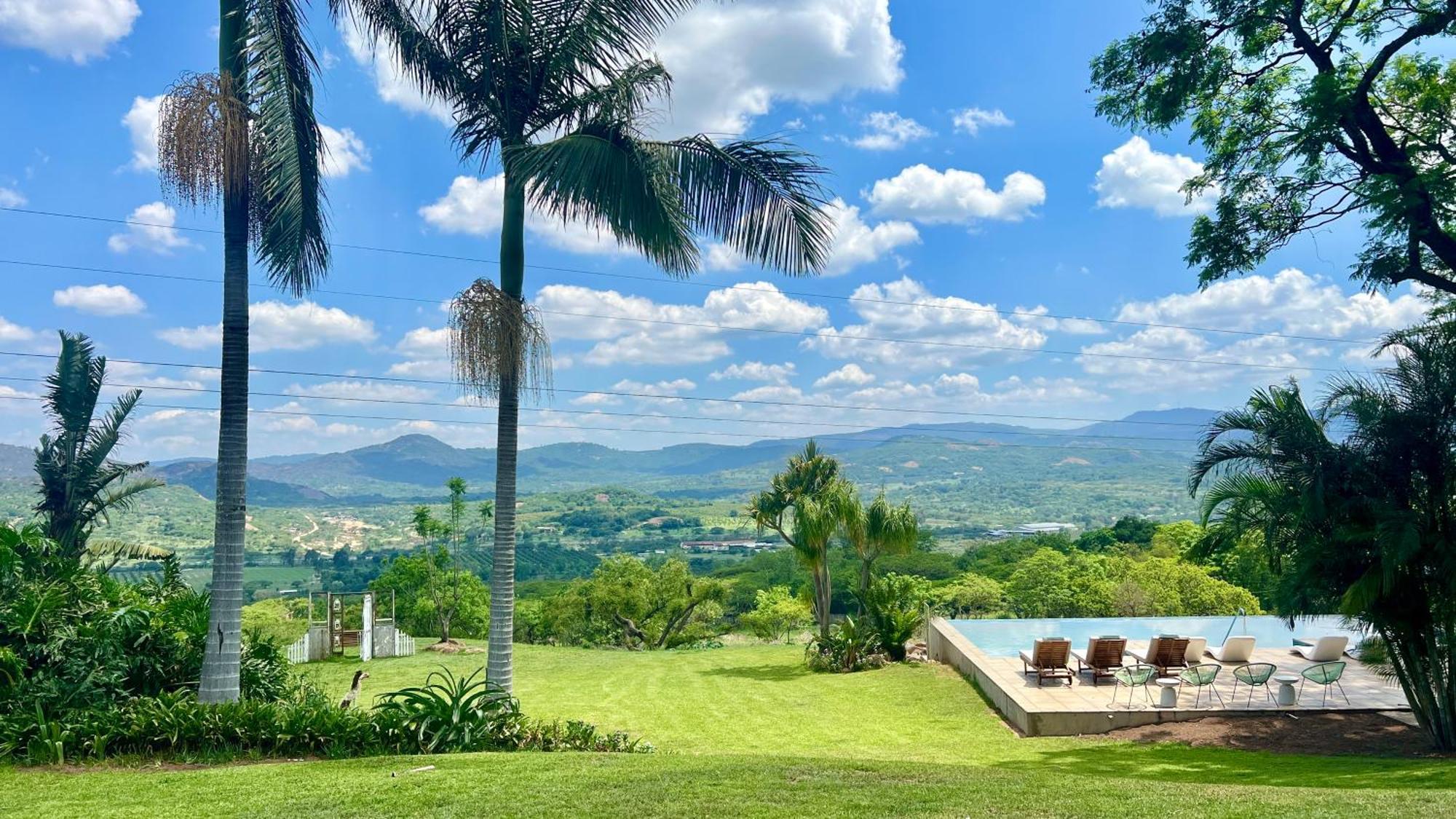Loerieroep Estate - Mountainview Selfcatering Accommodation Nelspruit * Mbombela