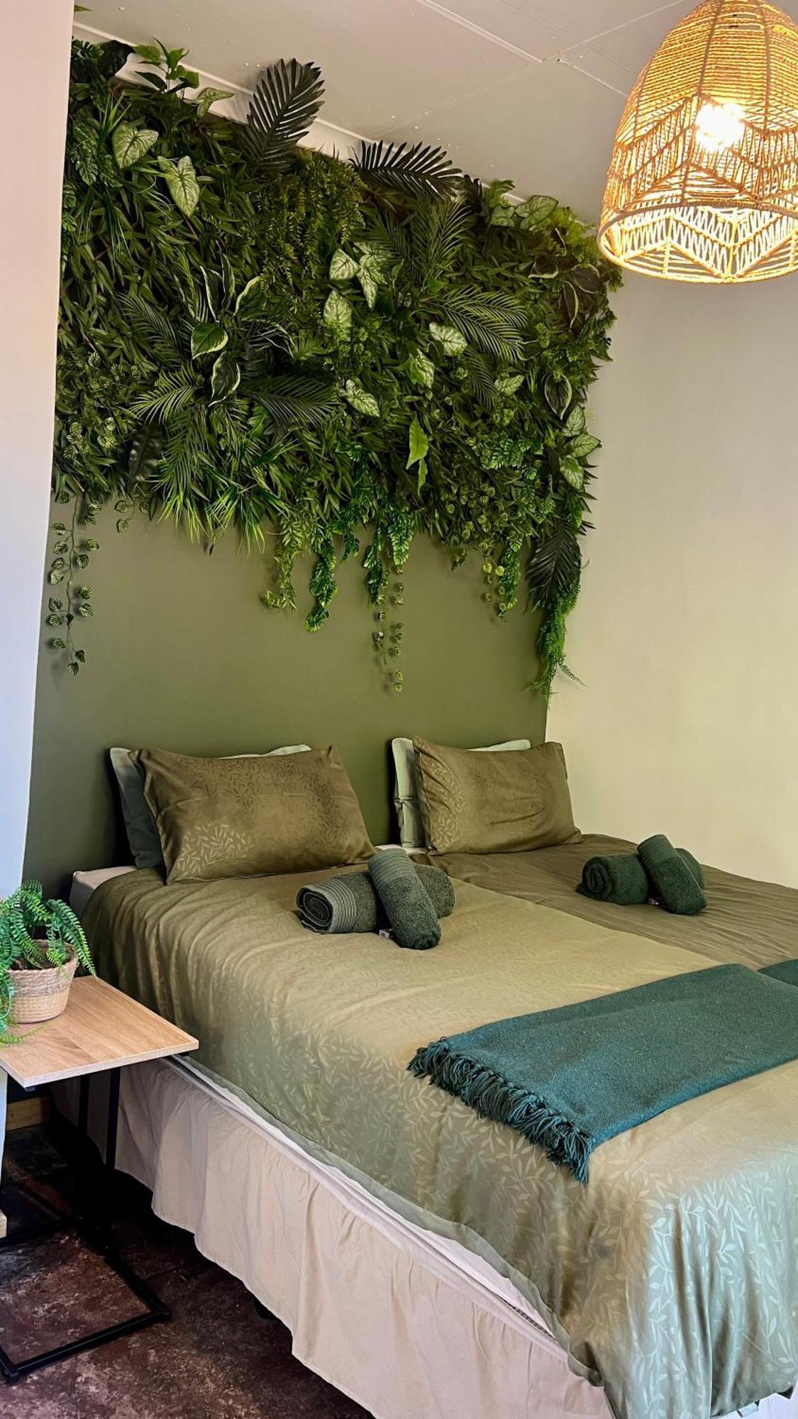 Loerieroep Estate - Mountainview Selfcatering Accommodation Nelspruit *