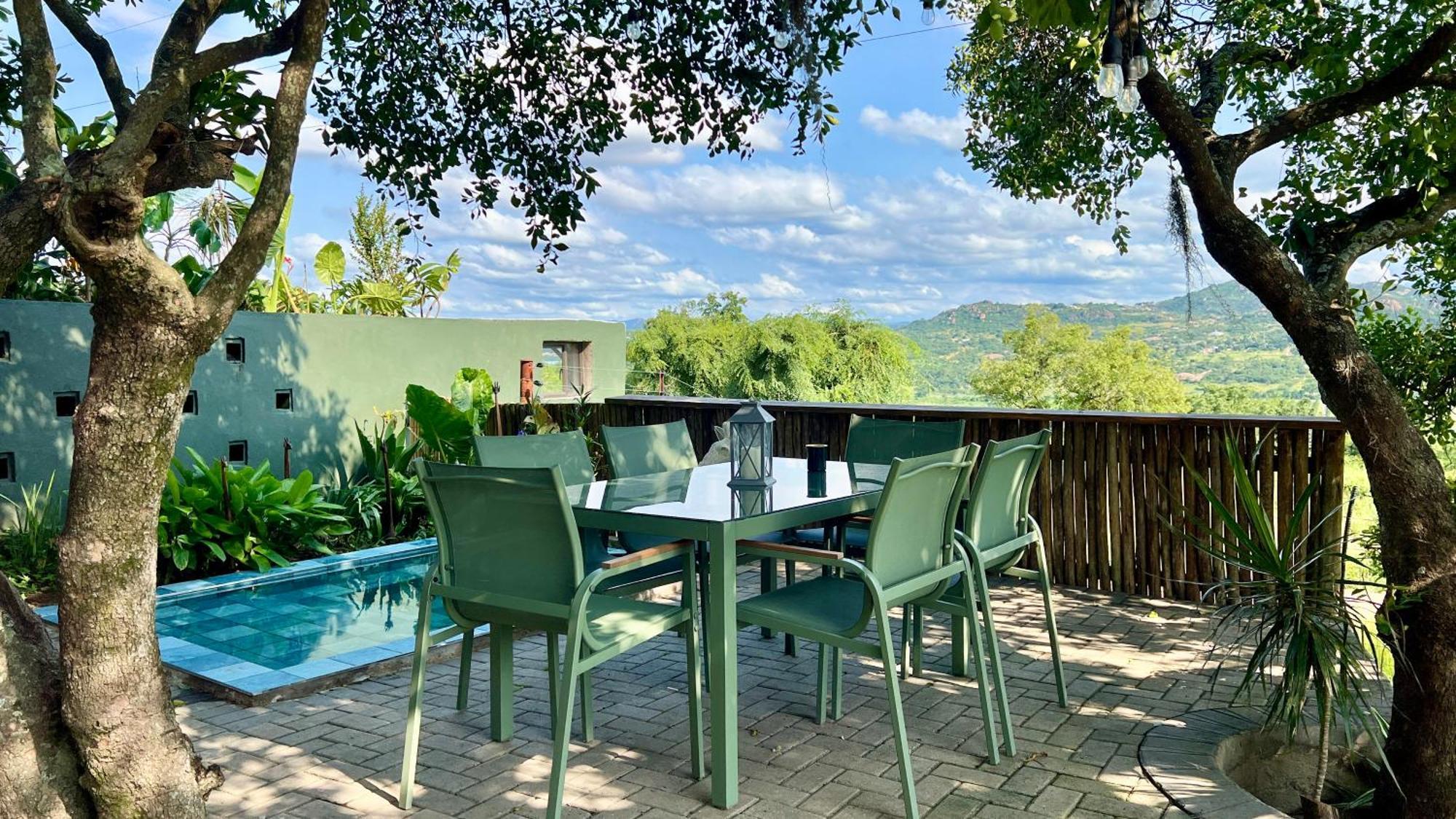 Loerieroep Estate - Mountainview Selfcatering Accommodation Nelspruit
